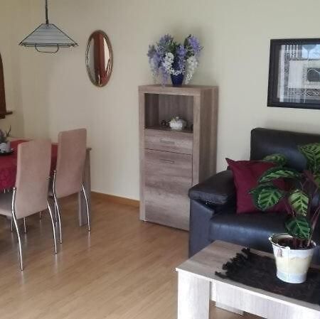 100M2 Big Apartment Private Garden And Pool/ 100M2 Gran Apartamento Jardin Privado Y Piscina / Acogedor Apartamento En Zona Tranquila Y Agradable 坎布里尔斯 外观 照片