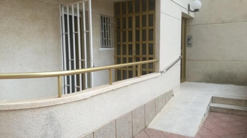 100M2 Big Apartment Private Garden And Pool/ 100M2 Gran Apartamento Jardin Privado Y Piscina / Acogedor Apartamento En Zona Tranquila Y Agradable 坎布里尔斯 外观 照片